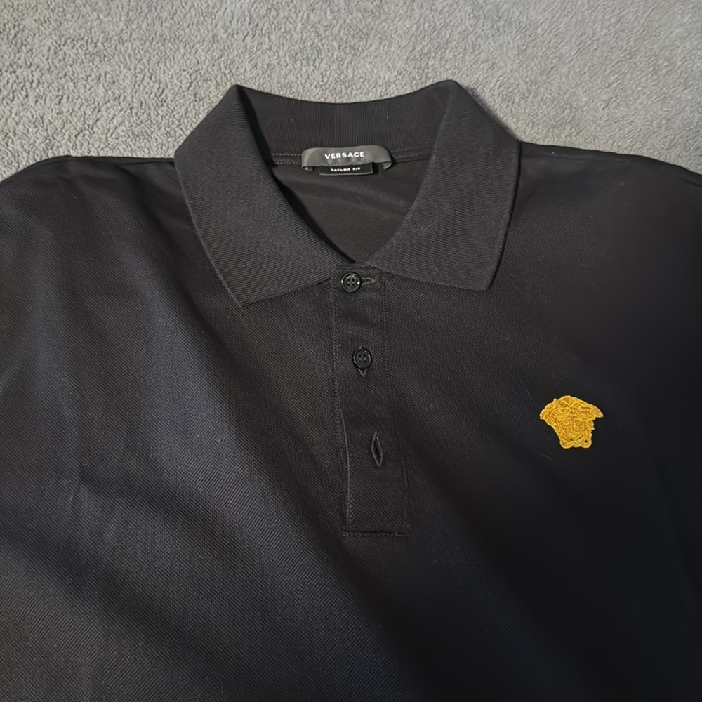 Versace Black Garment with Iconic Medusa Label - Picture 5 of 6